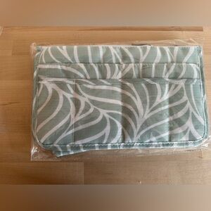 Stylish Green and White Purse Organizer